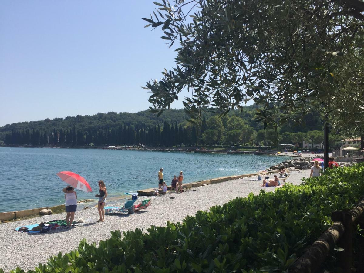 Appartamenti Al Golfo Salo Luaran gambar